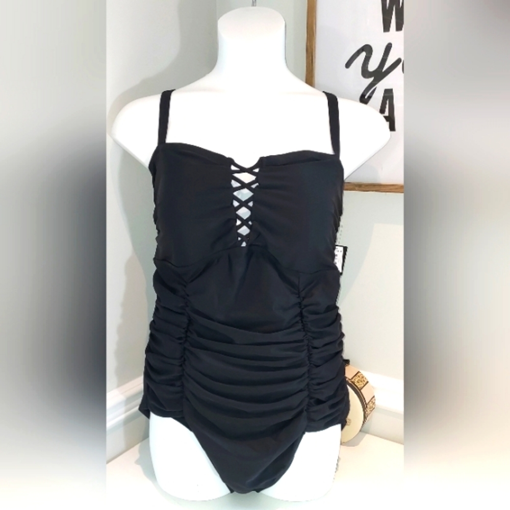Torrid Black Lattice Front Wire Free Lightly Lined One Piece Swimsuit NWT